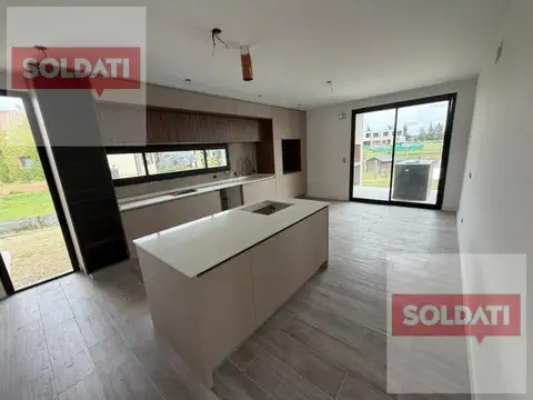 Casa 4 ambientes con 2 baños
