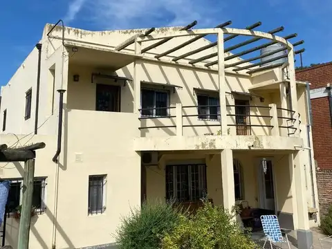 Casa. Lote doble frente apto Desarrollo Inmobiliario.