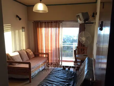 Paseo 105 e/ avenidas 1 y 2 198 100