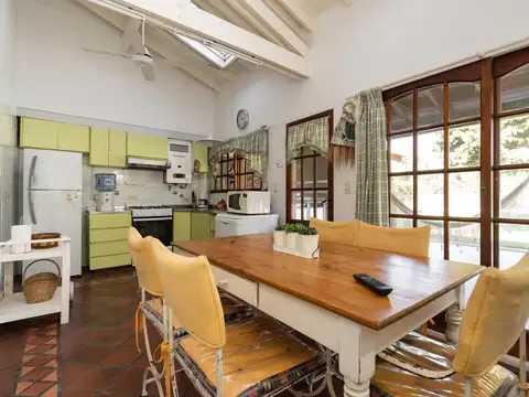 Casa 4 ambientes con 3 baños