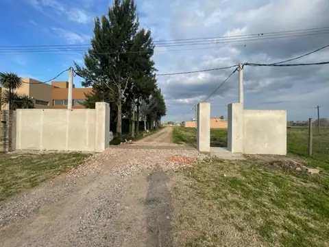 175 bis y 38 - LOTE EN BARRIO CERRADO