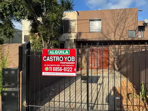 Excelente duplex de 3 dormitorios a mts de Av. San Martin!
