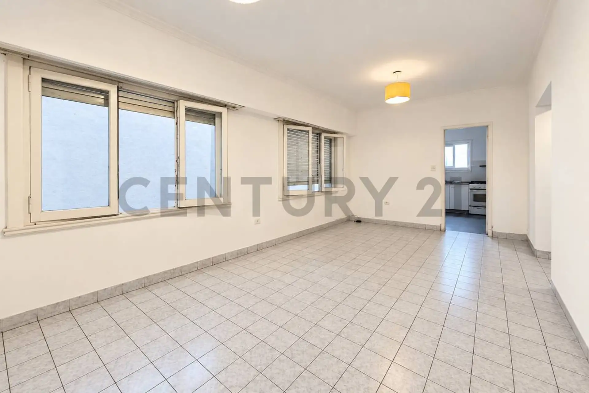 Venta de PH de 3 ambientes con cochera y patio, San José