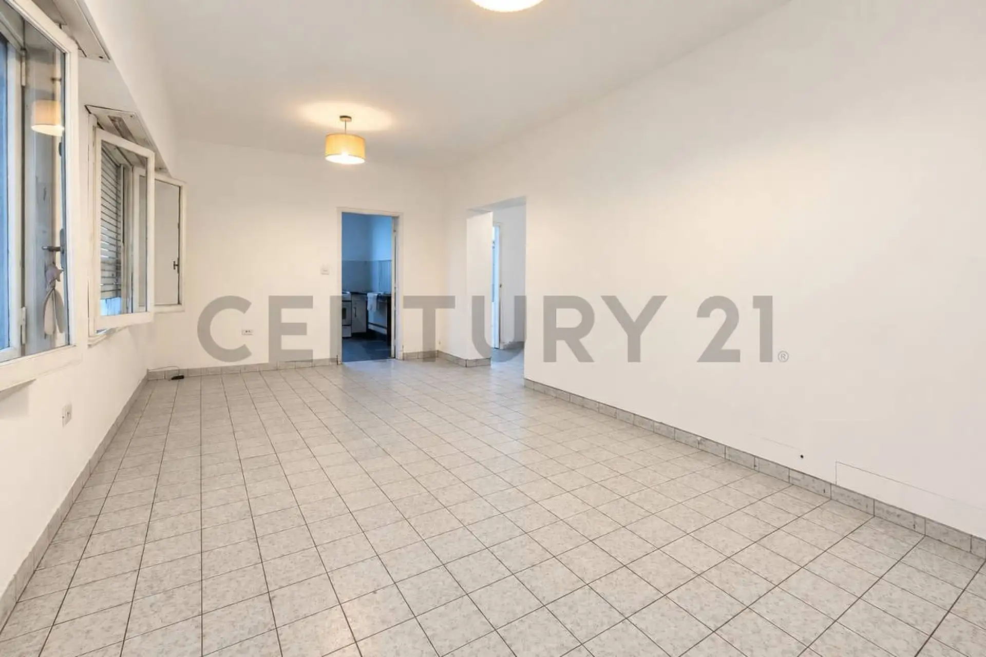 Venta de PH de 3 ambientes con cochera y patio, San José