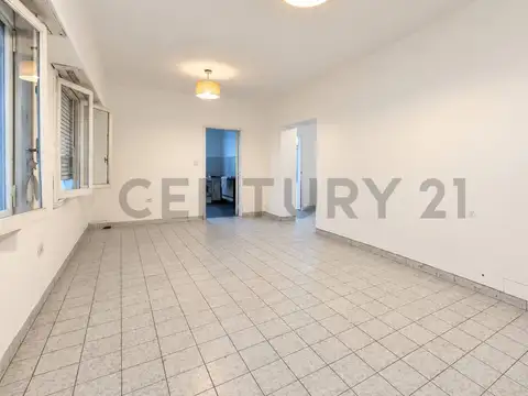 Venta de PH de 3 ambientes con cochera y patio, San José, Mar del Plata.