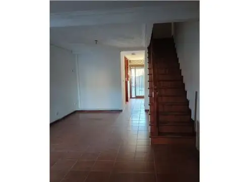 Depto Tipo Casa en Alquiler en Triangulo, $ 1.300.000