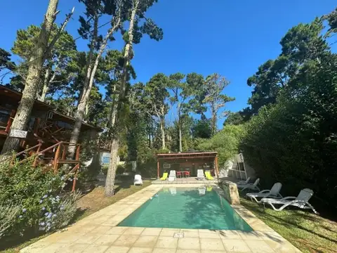 Casa en venta - 6 Dormitorios 4 Baños - Mar Azul