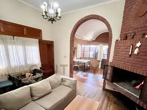 Casa en Tolosa.  Calle 527 y 116.