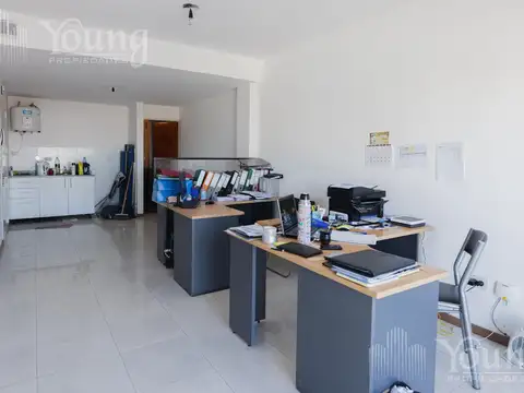 RETAZADO !!!!OFICINA EN VENTA CON COCHERA EN EXCELENTE UBICACIÓN DE WILDE!!!