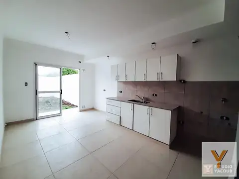Depto Tipo Casa en Venta en La Plata, USD 80.000