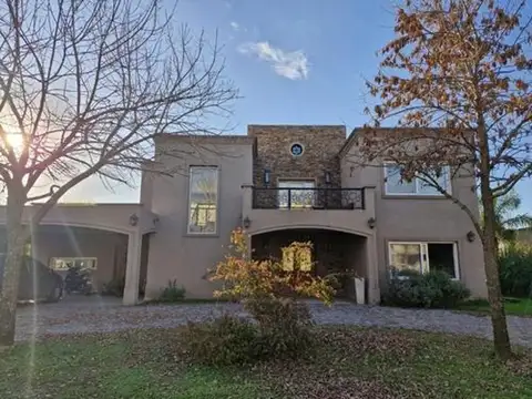 Casa de 5 ambientes en country terravista