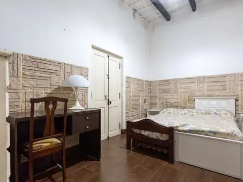 Casa 6 ambientes con 1 baño