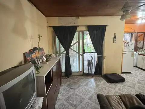 Casa 4 ambientes con 1 baño