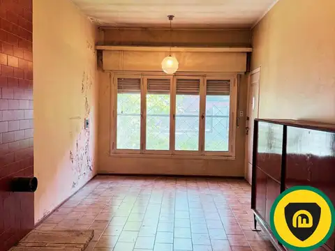 Casa 6 ambientes con 1 baño