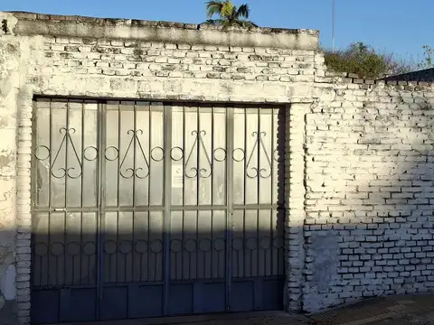 Terreno con 8 Cocheras techadas en venta en Parana ideal inversion