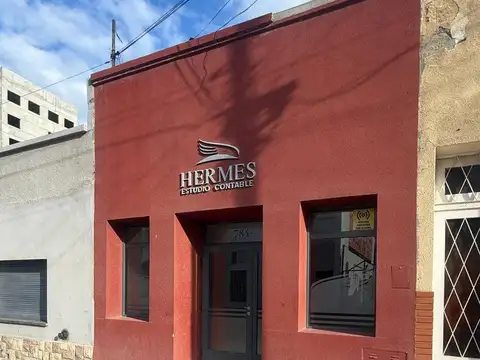 Avenida Rivadavia 700