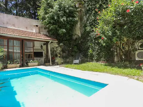 Venta departamento 4 ambientes/pileta propia.