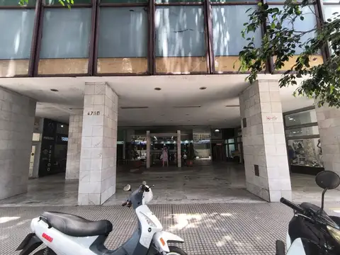 COCHERAS 4 AUTOS GRANDE CASEROS VENTA AV. URQUIZA 