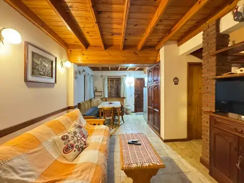 Depto Tipo Casa 3 ambientes con 2 baños