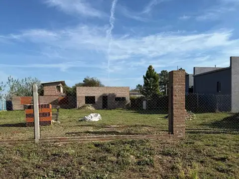 Venta de Terreno con Construcción A.Leyes KM 11.8