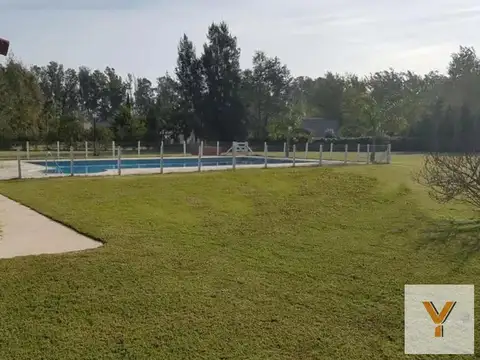 Casa en venta - 4 dormitorios 7 baños - Cochera - 4.937mts2 - Campos De Roca