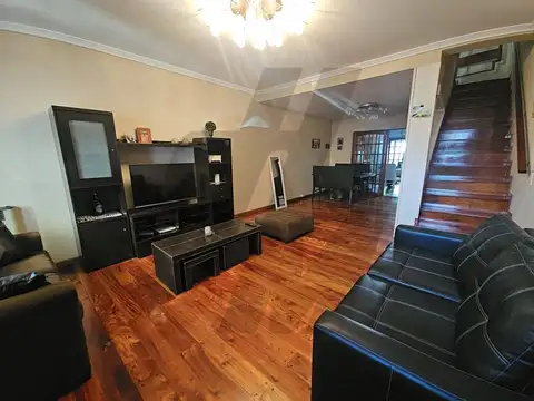 Excelente Triplex a la venta - Villa Santa Rita