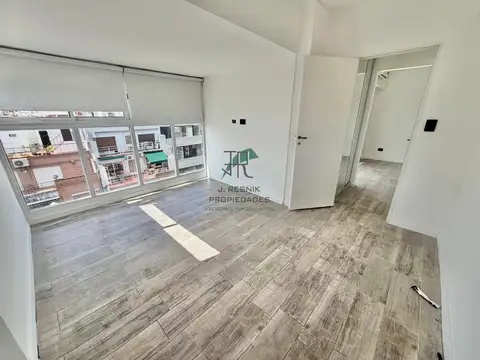 2 AMBIENTES RECICLADO - SUPER LUMINOSO - APTO PROF.