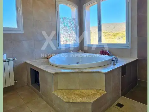 Casa en venta La Lucinda I