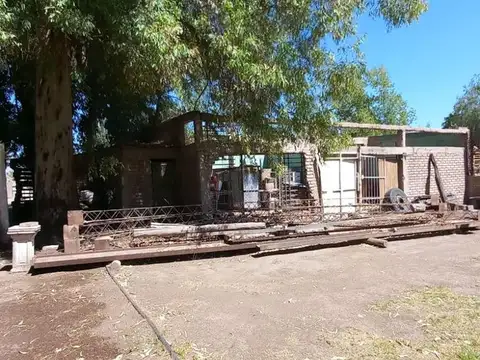 CASA Y SALON COMERCIAL