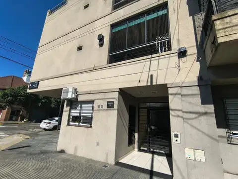 Depto Tipo Casa en Venta 8 años