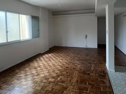 Oficina en Venta 60 años