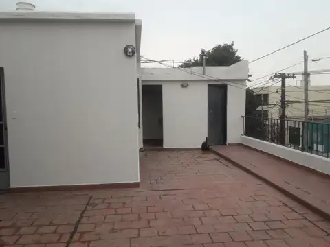 Depto Tipo Casa en Alquiler en Caseros, $ 850.000