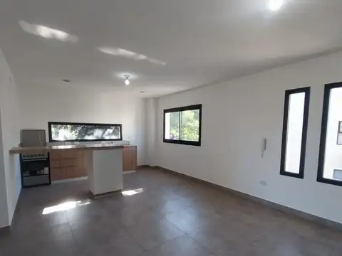 Departamento en Alquiler con 1 cocheras