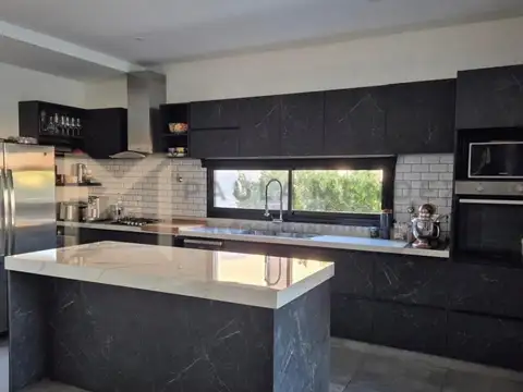 Casa en Venta en Puertos - Barrio Vistas, USD 465.000