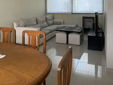 Casa 4 ambientes con 4 baños