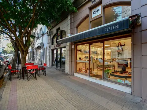 Local comercial c/ entrepiso Alquilado