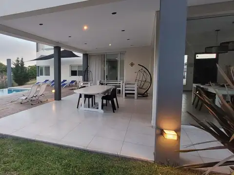 Casa en Venta en Barrio Cerrado Costa Esmeralda, USD 380.000