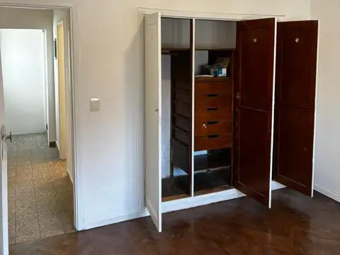 Casa en Alquiler con 1 cochera