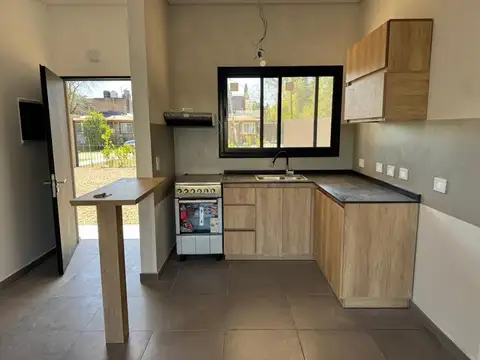 Casa 3 ambientes con 1 baño