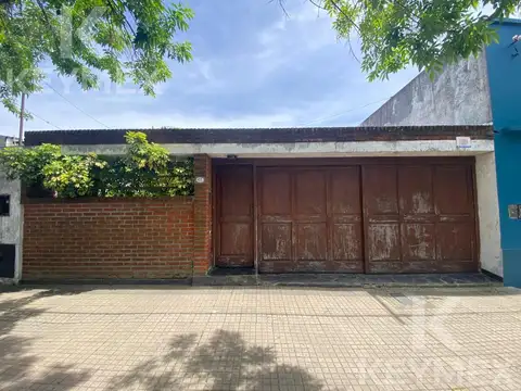 VENTA  CASA , 3 dormitorios en calle 41 e/20 y 21 La Plata
