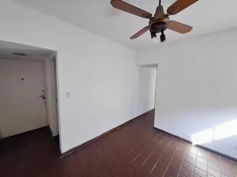 Maza 1800, Piso 1