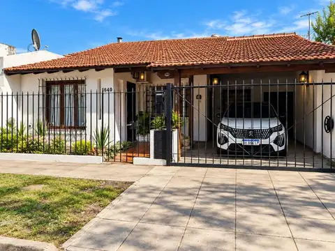 Chalet en venta 4 ambientes en Castelar Norte Apto Crédito