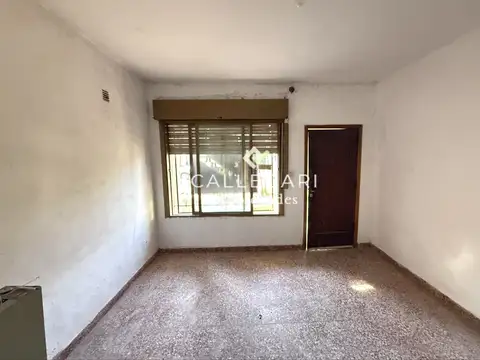 Casa en Venta con 4 cocheras