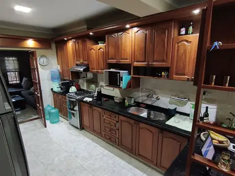 Casa en Alquiler con 1 cochera