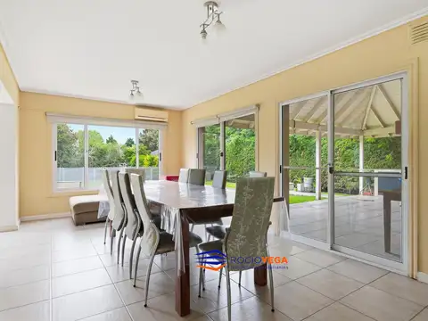 Casa 5 ambientes con 3 baños