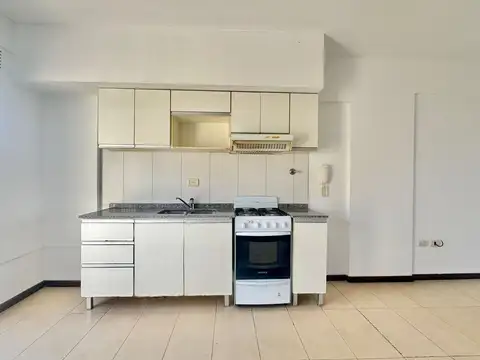 Venta 2 ambientes Bernal Centro