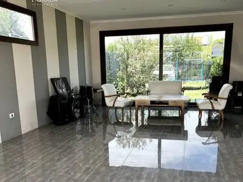 Casa en  alquiler 5 ambientes Mercedes