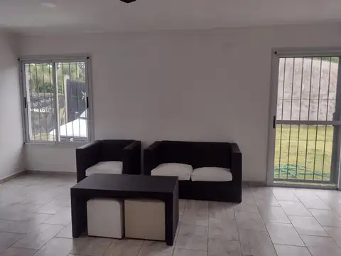 Casa en venta - 2 Dormitorios 2 Baños - Moreno