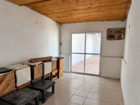 Casa 5 ambientes con 1 baño