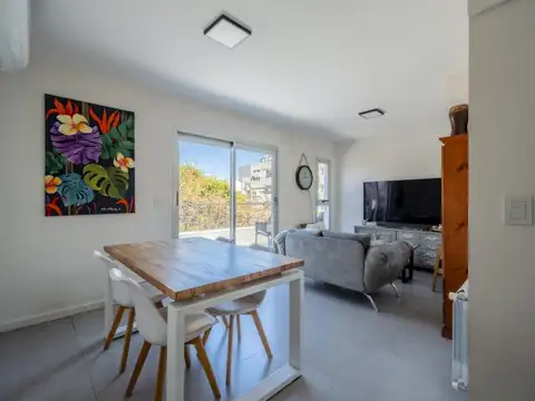 Depto Tipo Casa en Venta de 3 ambientes